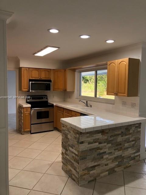 7090 SW 62nd St #0, Miami FL 33143