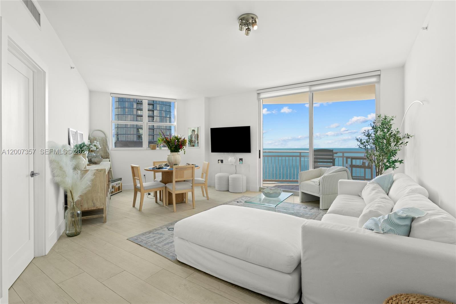 2475 Brickell Ave #2207, Miami FL 33129
