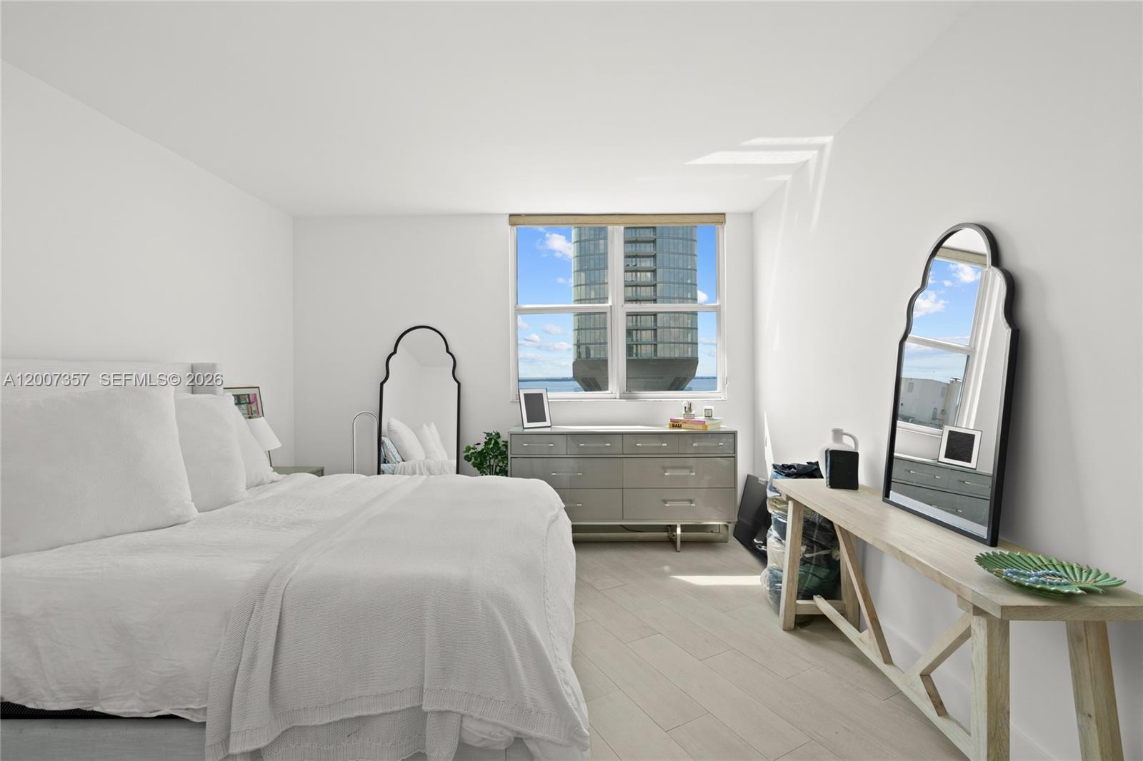 2475 Brickell Ave #2207, Miami FL 33129