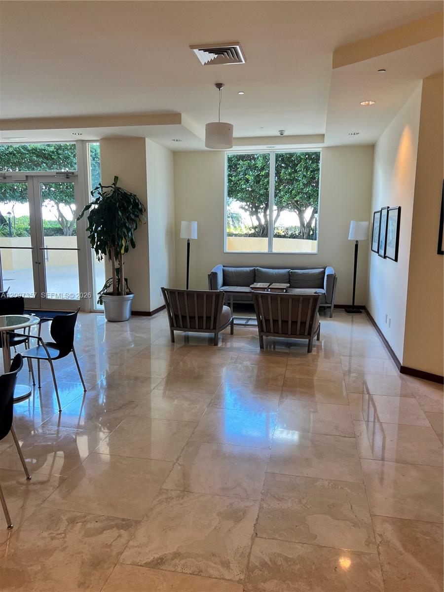 2475 Brickell Ave #2207, Miami FL 33129