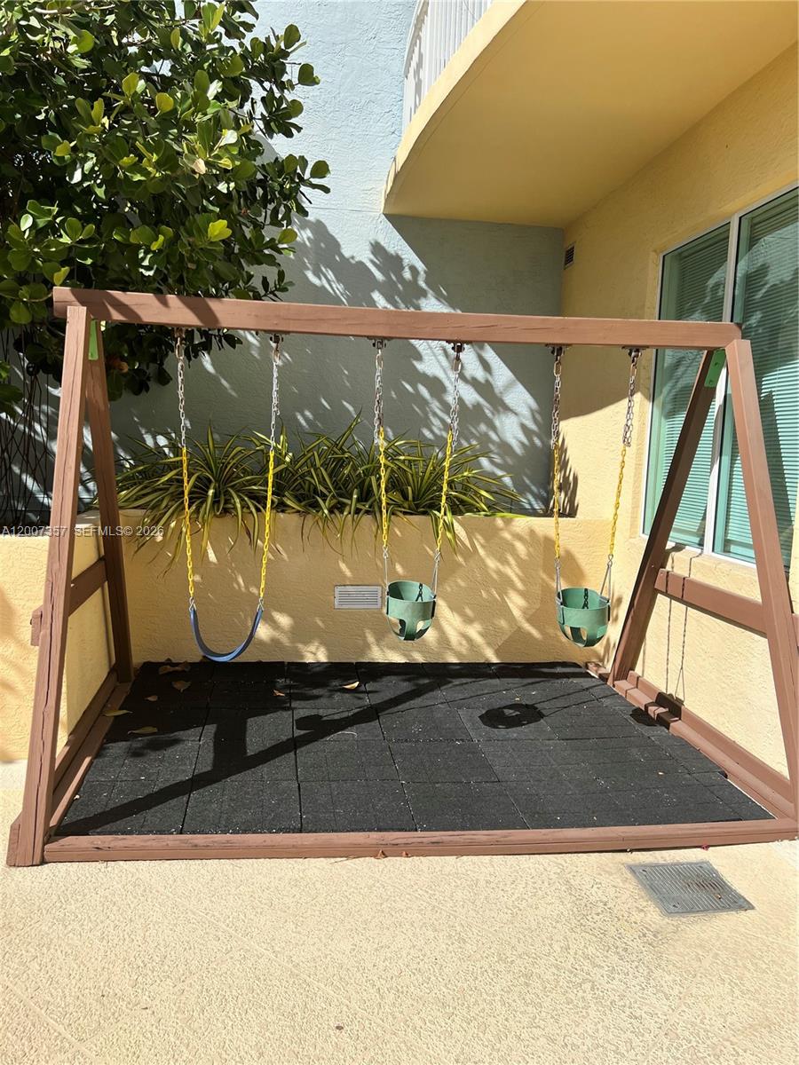 2475 Brickell Ave #2207, Miami FL 33129