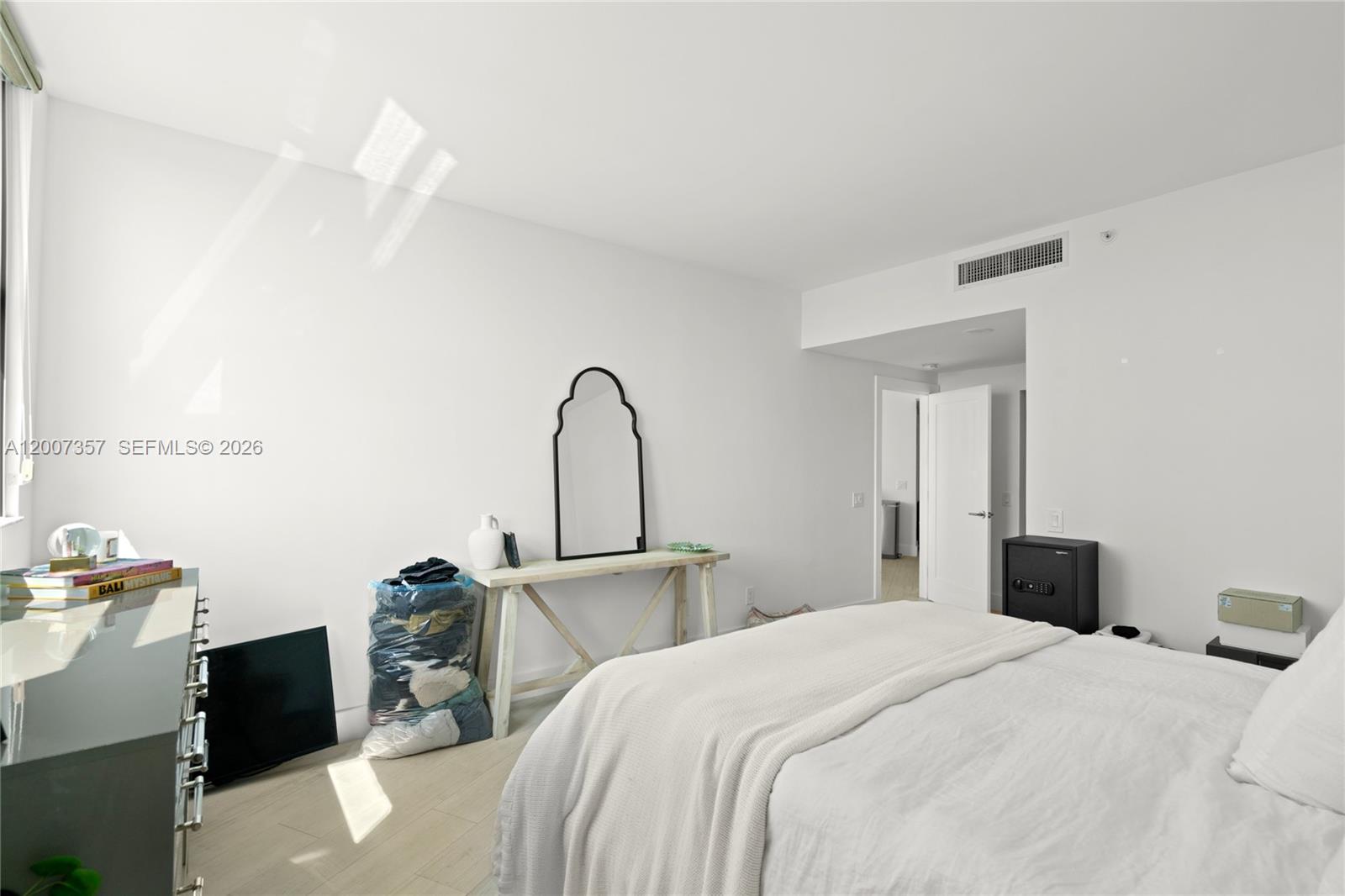 2475 Brickell Ave #2207, Miami FL 33129
