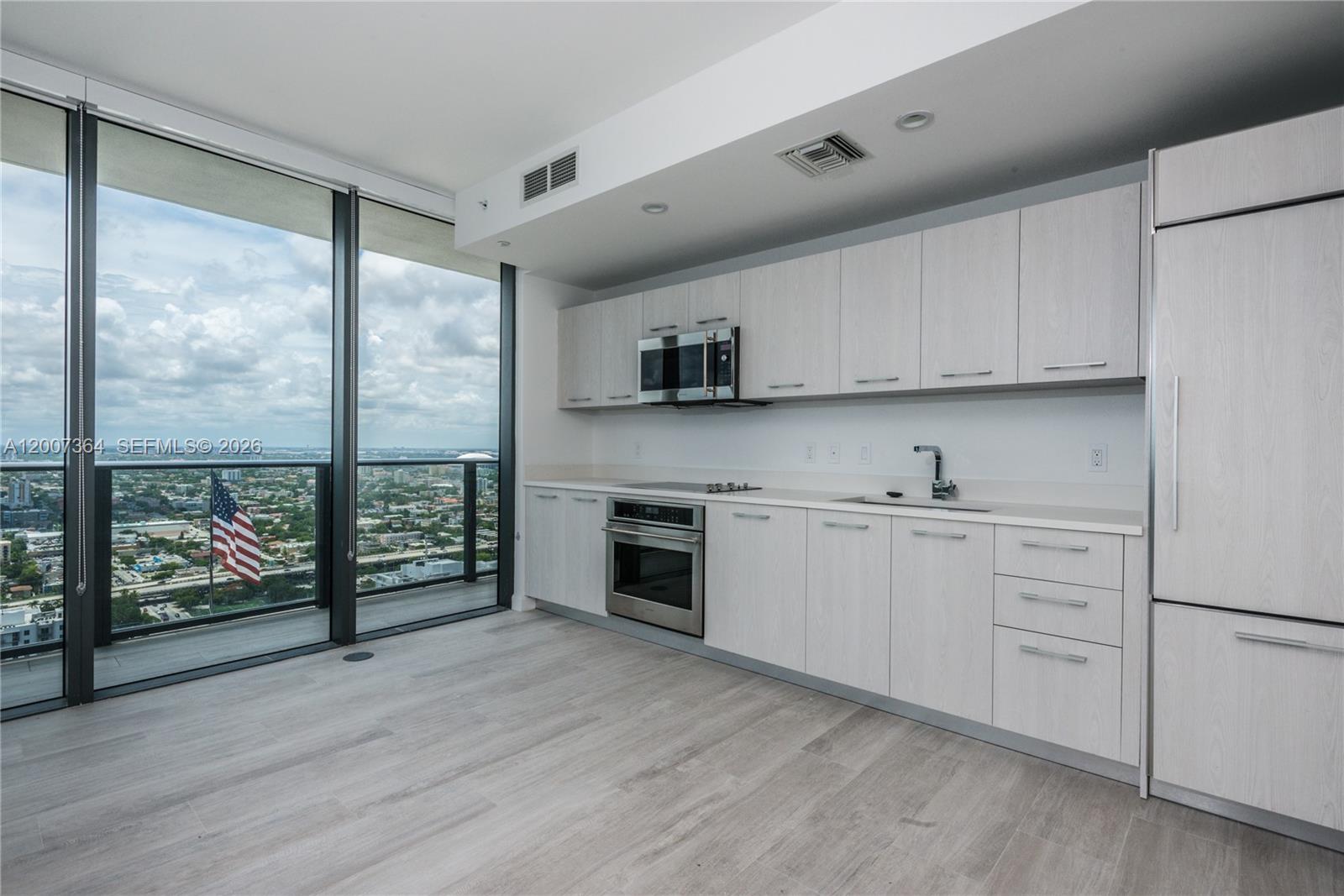 55 SW 9 St #3606, Miami FL 33129