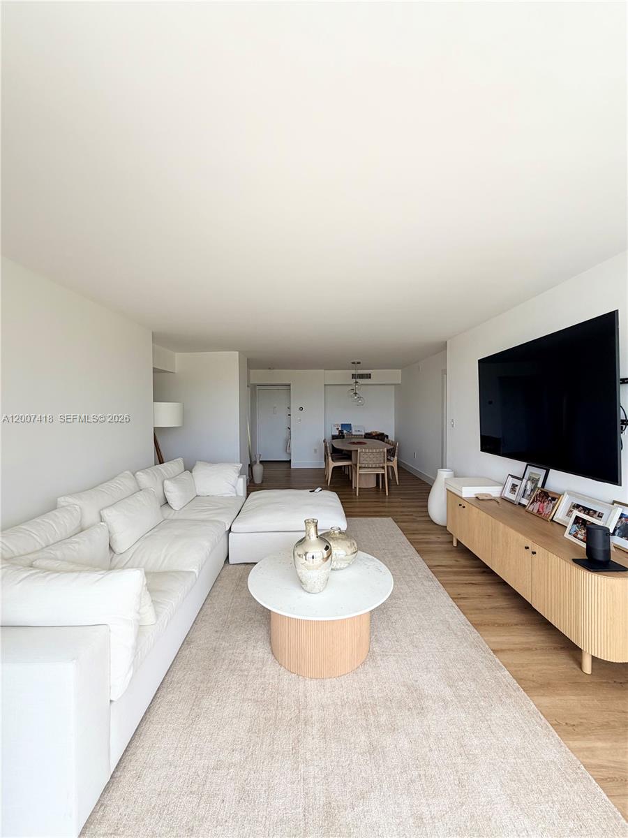 3701 N Country Club Dr #607, Aventura FL 33180