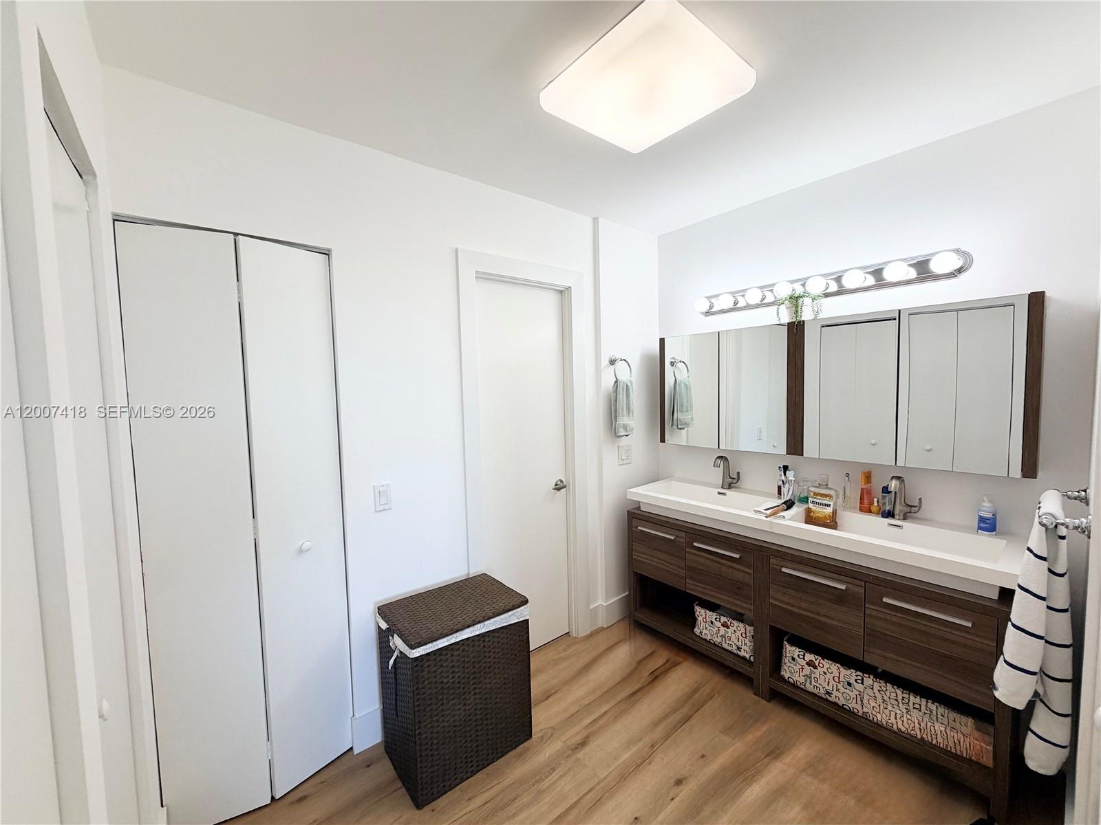 3701 N Country Club Dr #607, Aventura FL 33180