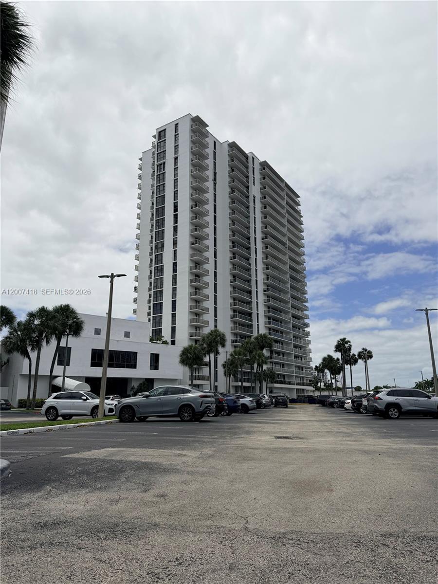 3701 N Country Club Dr #607, Aventura FL 33180