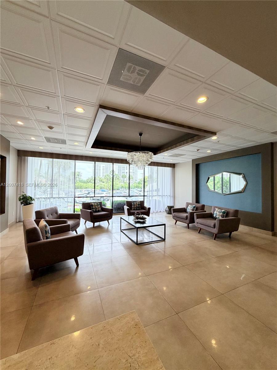 3701 N Country Club Dr #607, Aventura FL 33180