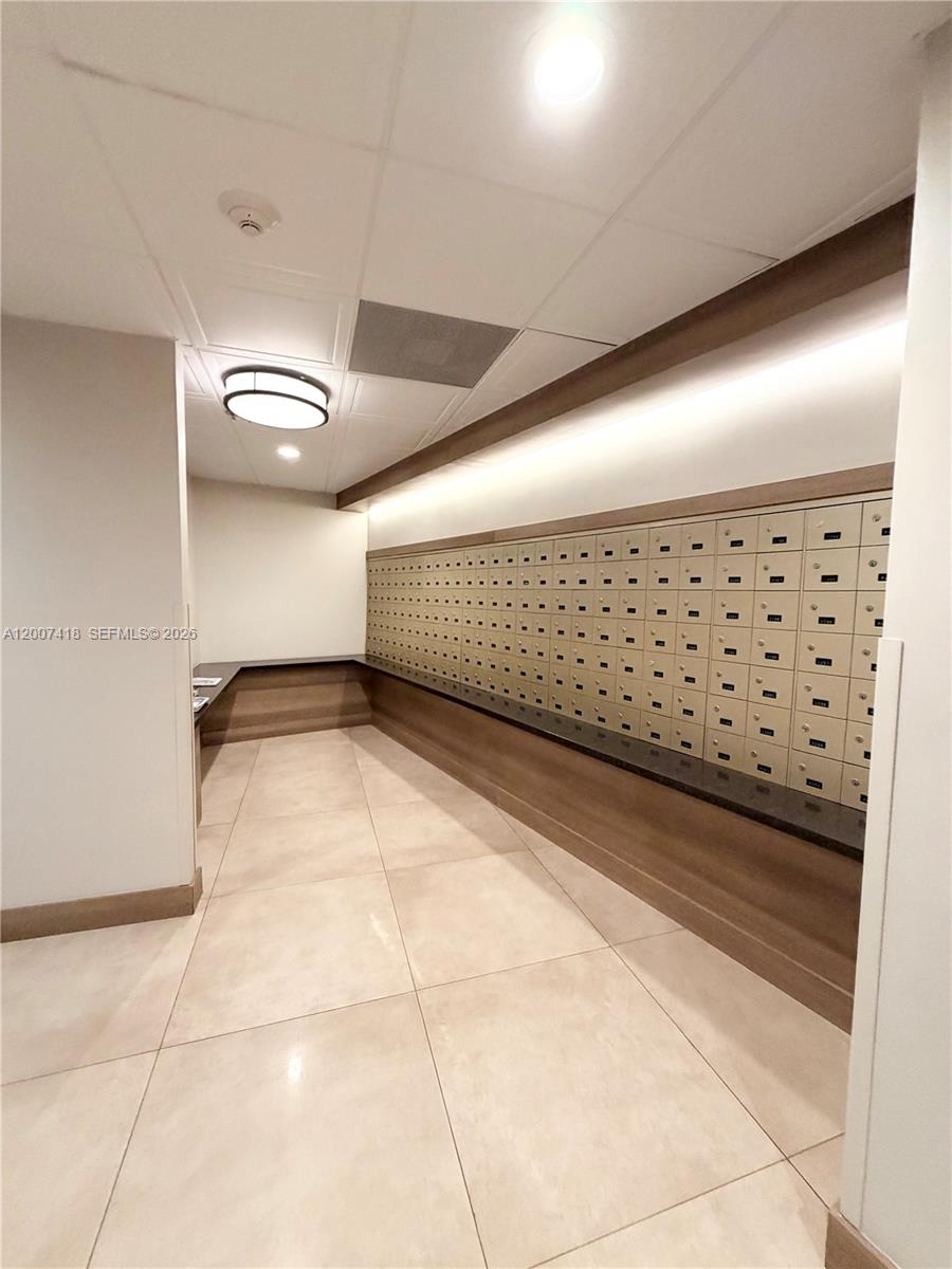 3701 N Country Club Dr #607, Aventura FL 33180