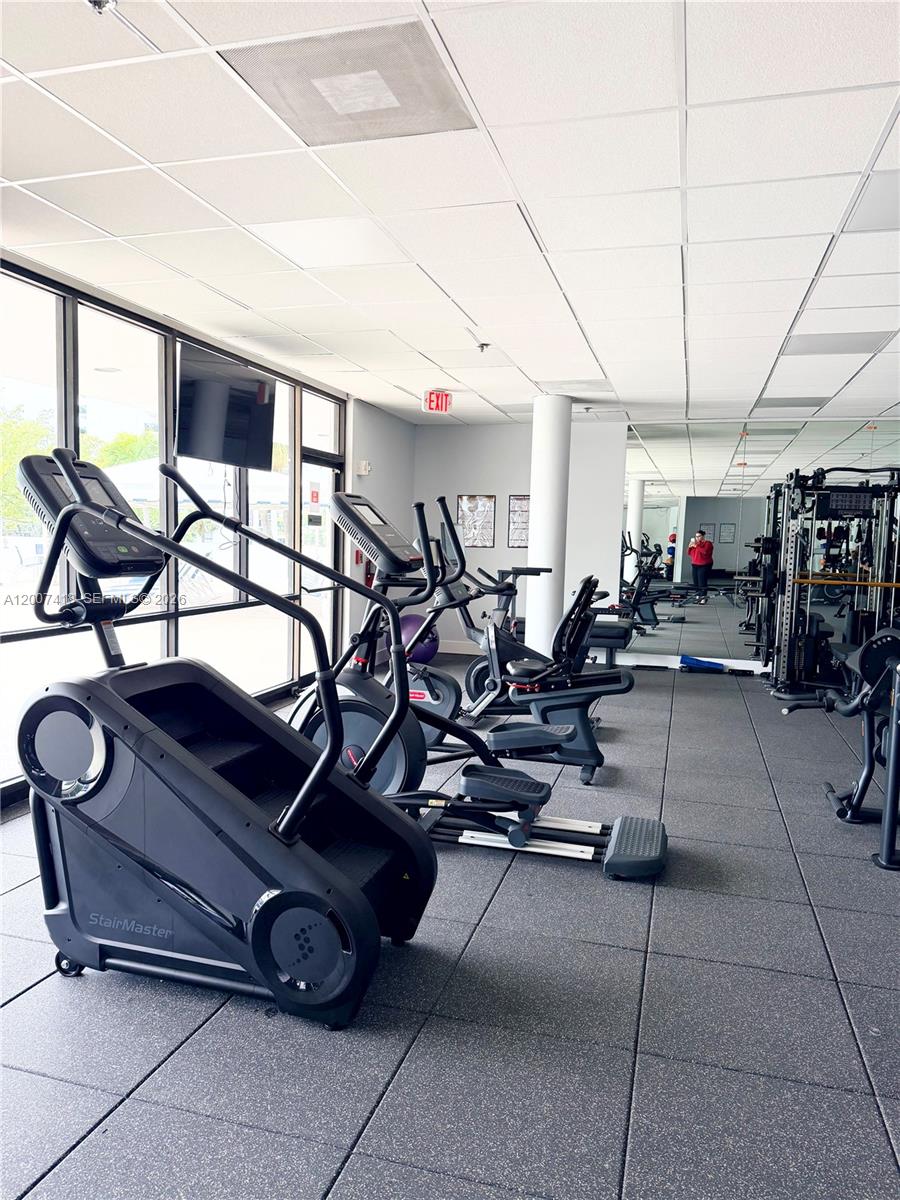 3701 N Country Club Dr #607, Aventura FL 33180