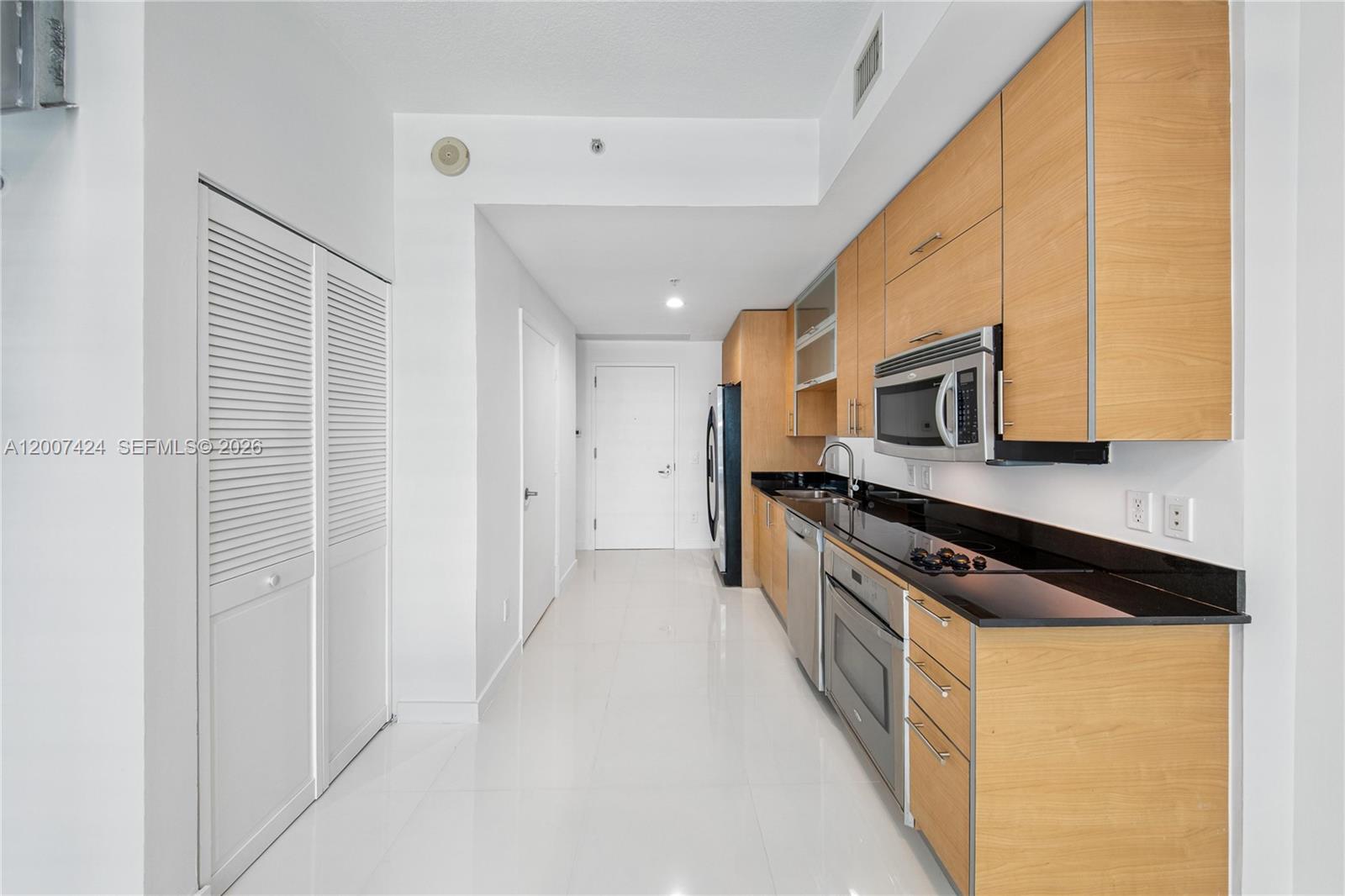 60 SW 13th St #2420, Miami FL 33130
