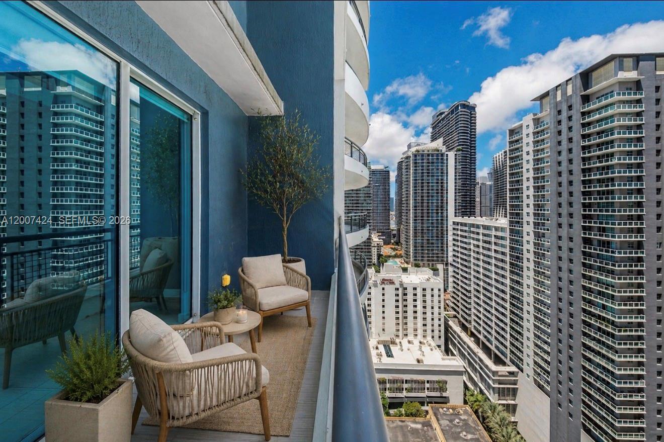 60 SW 13th St #2420, Miami FL 33130