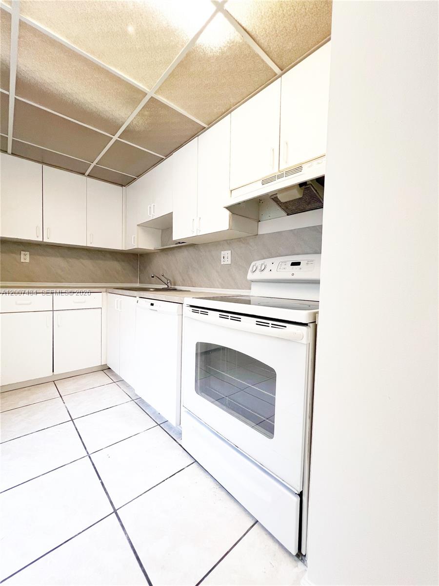8287 SW 128th St #205, Pinecrest FL 33156