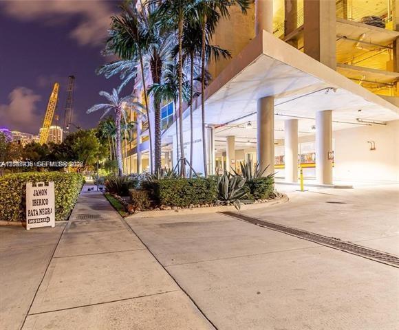 10 SW South River Dr #909, Miami FL 33130