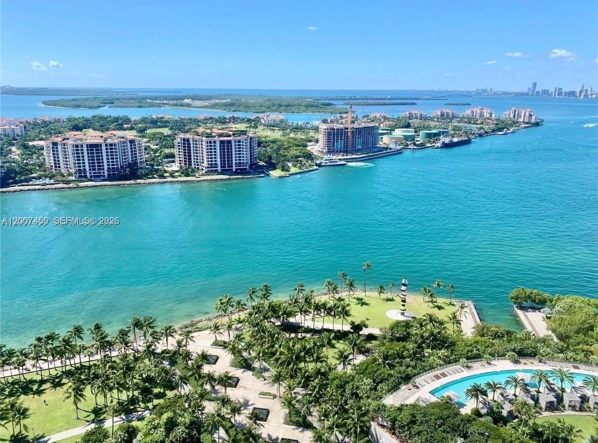 300 S Pointe Dr #3204, Miami Beach FL 33139