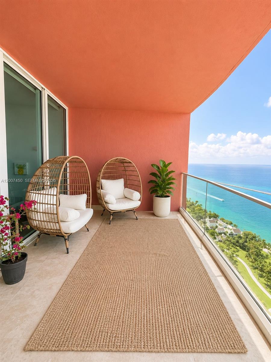 300 S Pointe Dr #3204, Miami Beach FL 33139