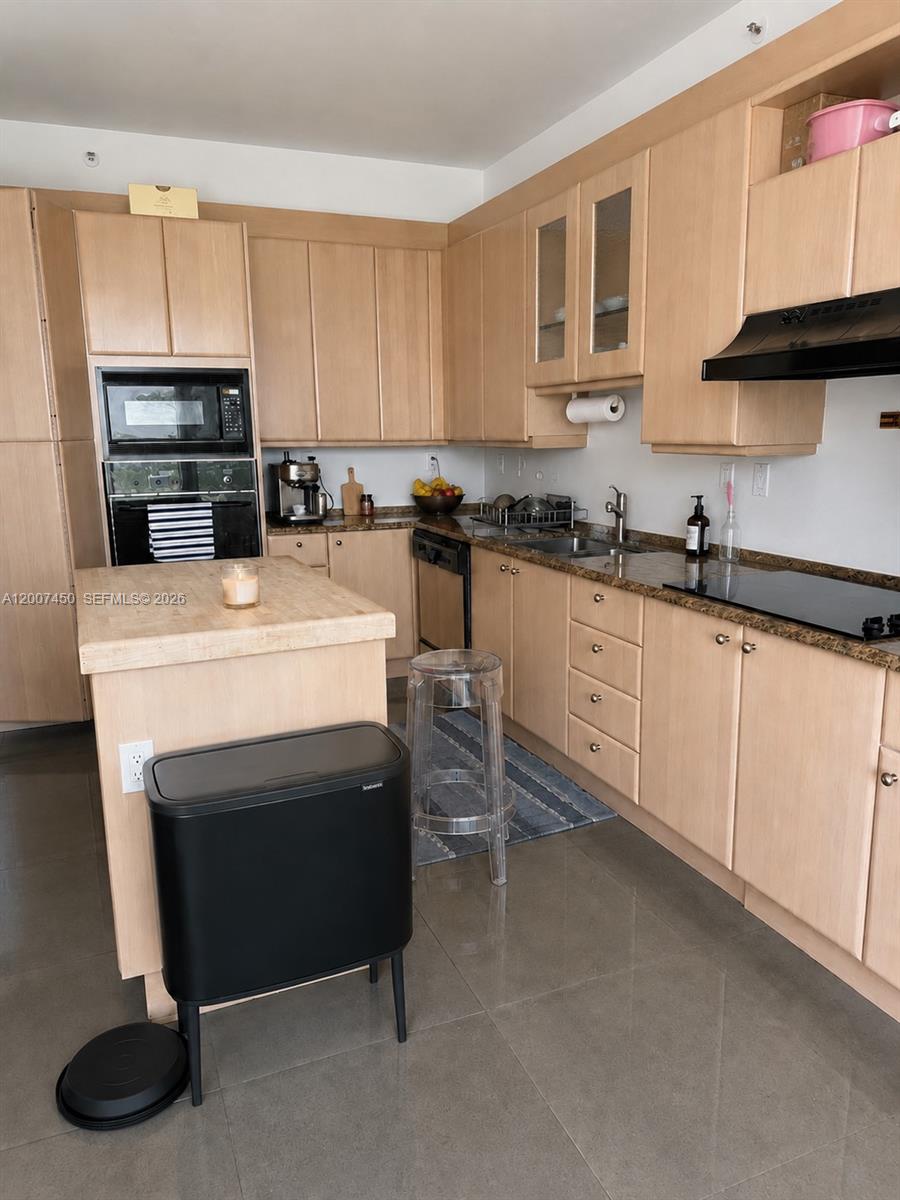300 S Pointe Dr #3204, Miami Beach FL 33139