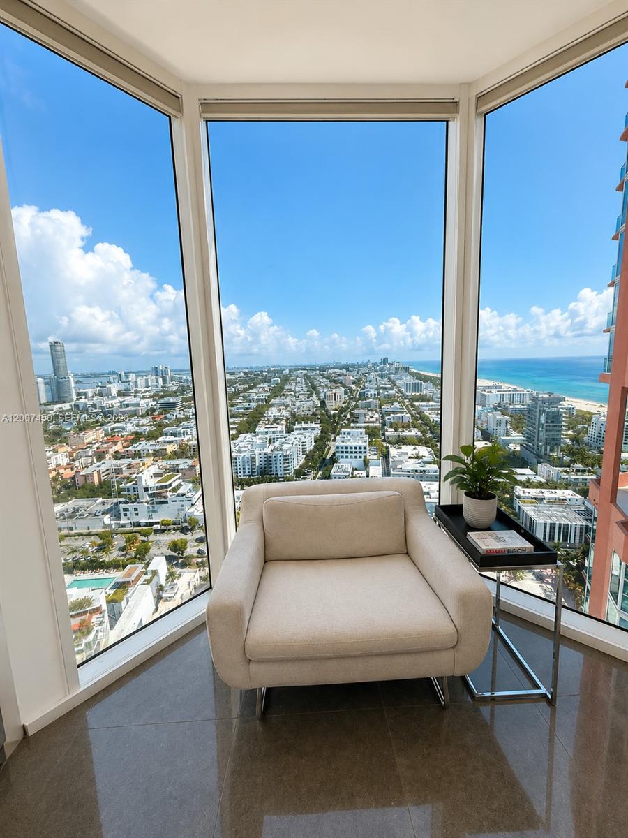 300 S Pointe Dr #3204, Miami Beach FL 33139