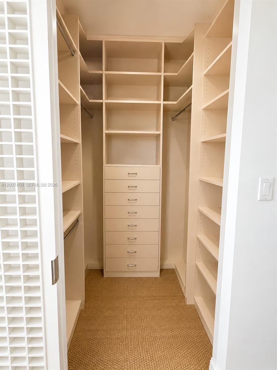 300 S Pointe Dr #3204, Miami Beach FL 33139