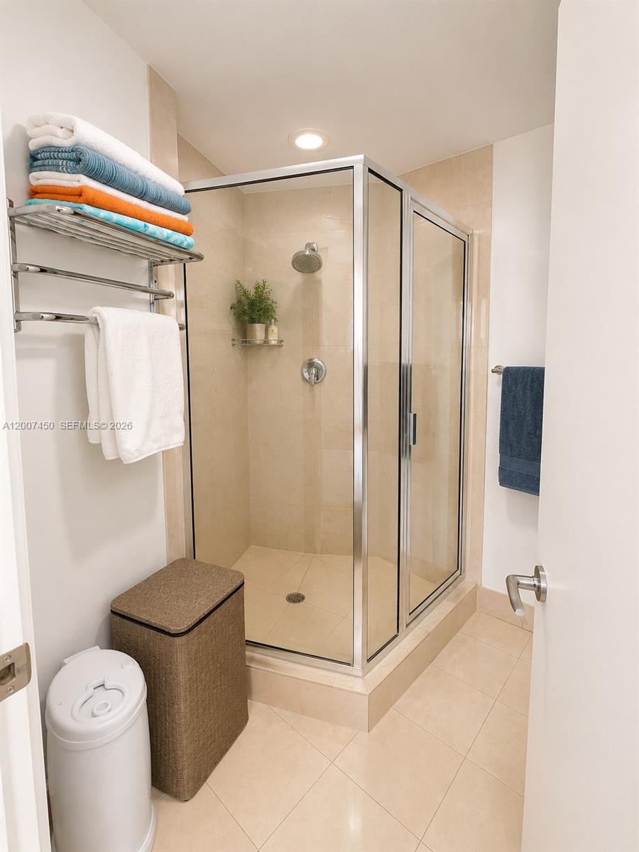 300 S Pointe Dr #3204, Miami Beach FL 33139