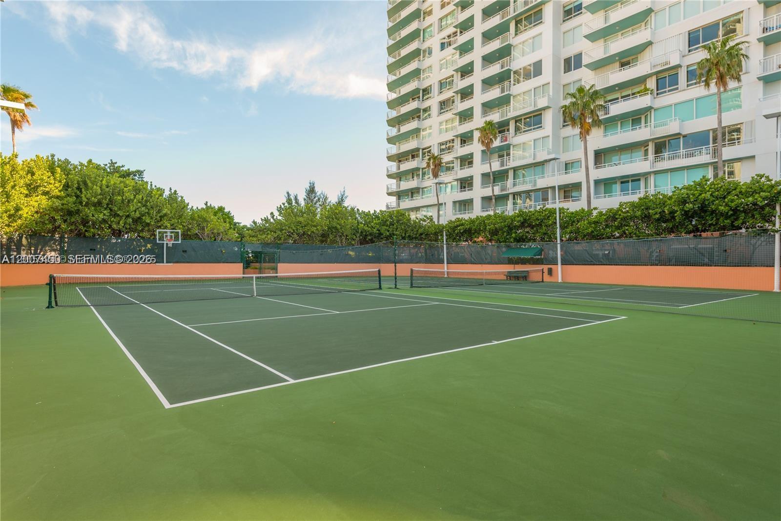300 S Pointe Dr #3204, Miami Beach FL 33139
