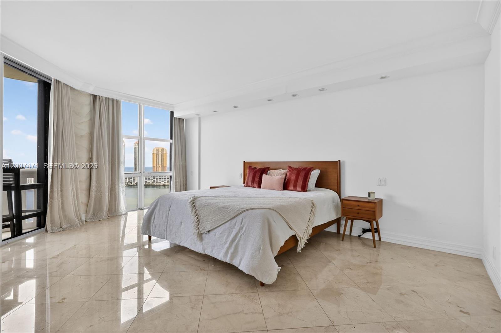 3000 Island Blvd #2305, Aventura FL 33160