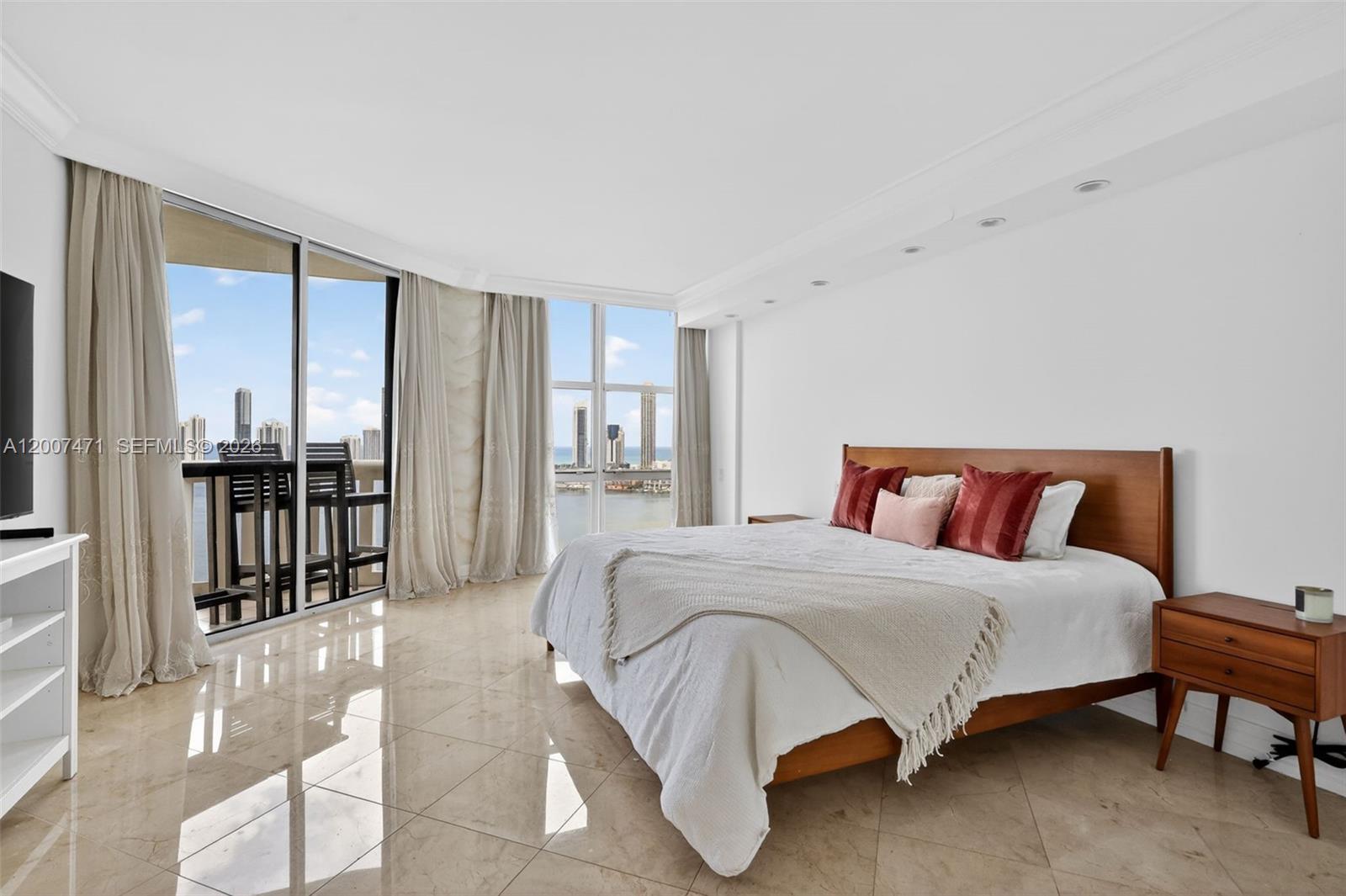 3000 Island Blvd #2305, Aventura FL 33160