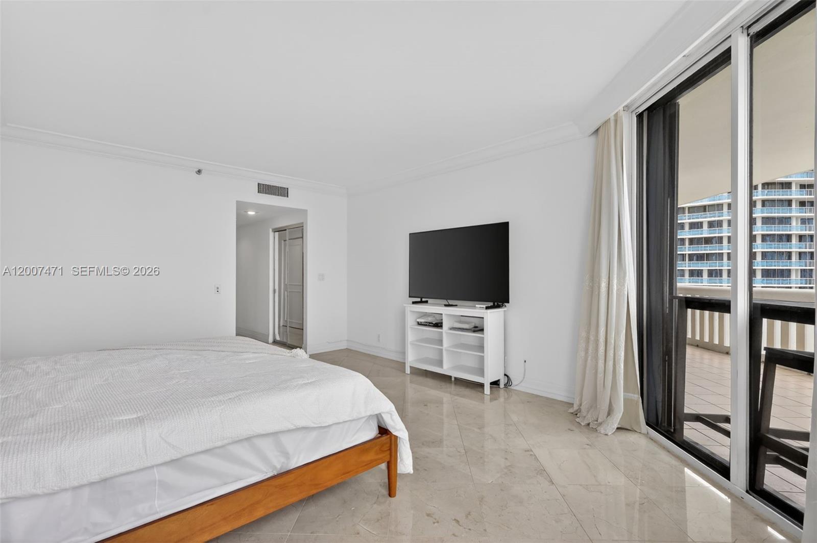 3000 Island Blvd #2305, Aventura FL 33160