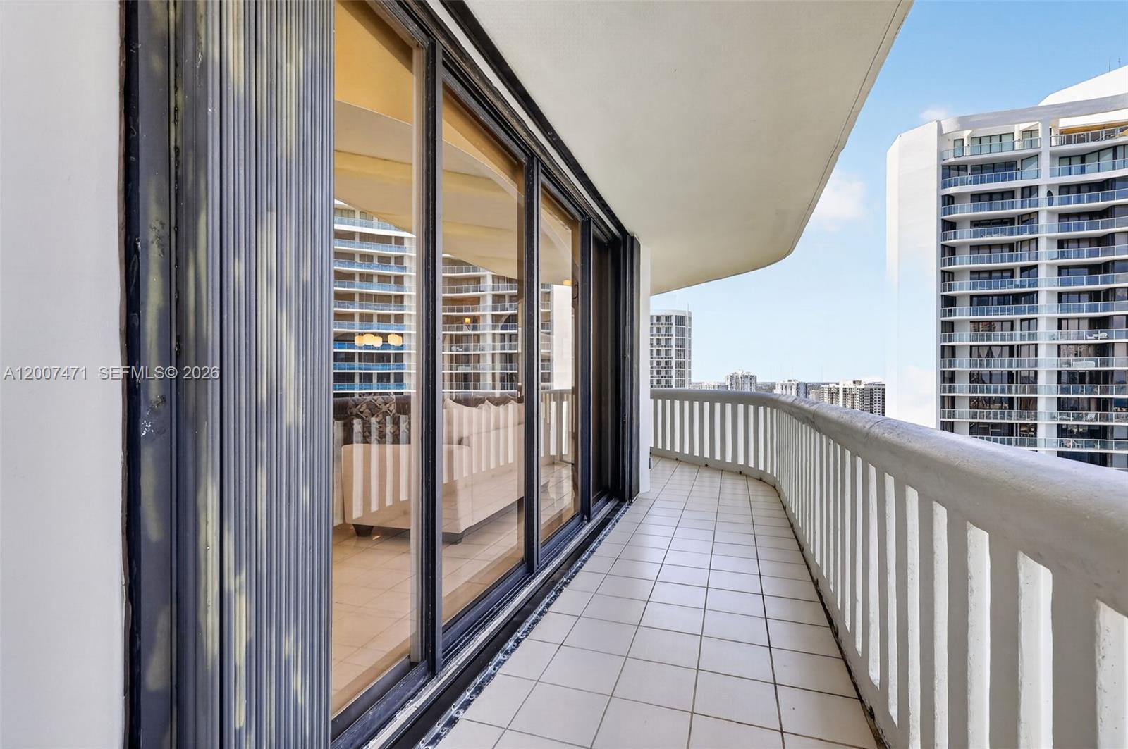 3000 Island Blvd #2305, Aventura FL 33160