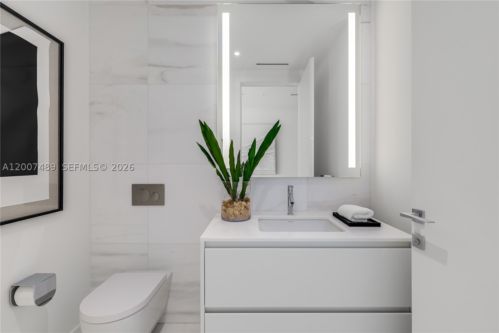 300 Biscayne Blvd Way #2802, Miami FL 33131