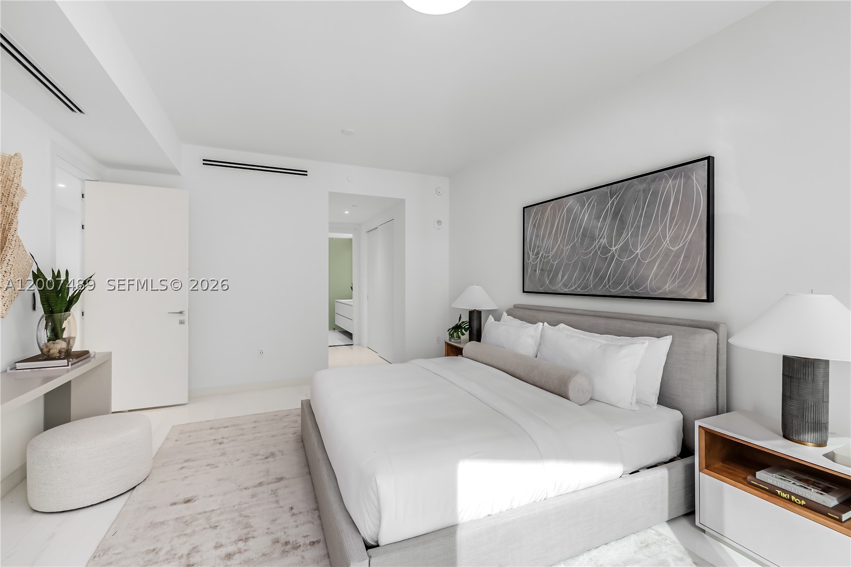 300 Biscayne Blvd Way #2802, Miami FL 33131