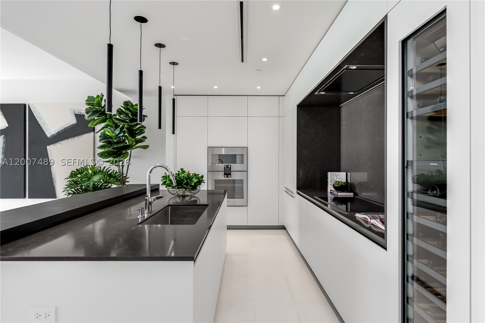 300 Biscayne Blvd Way #2802, Miami FL 33131
