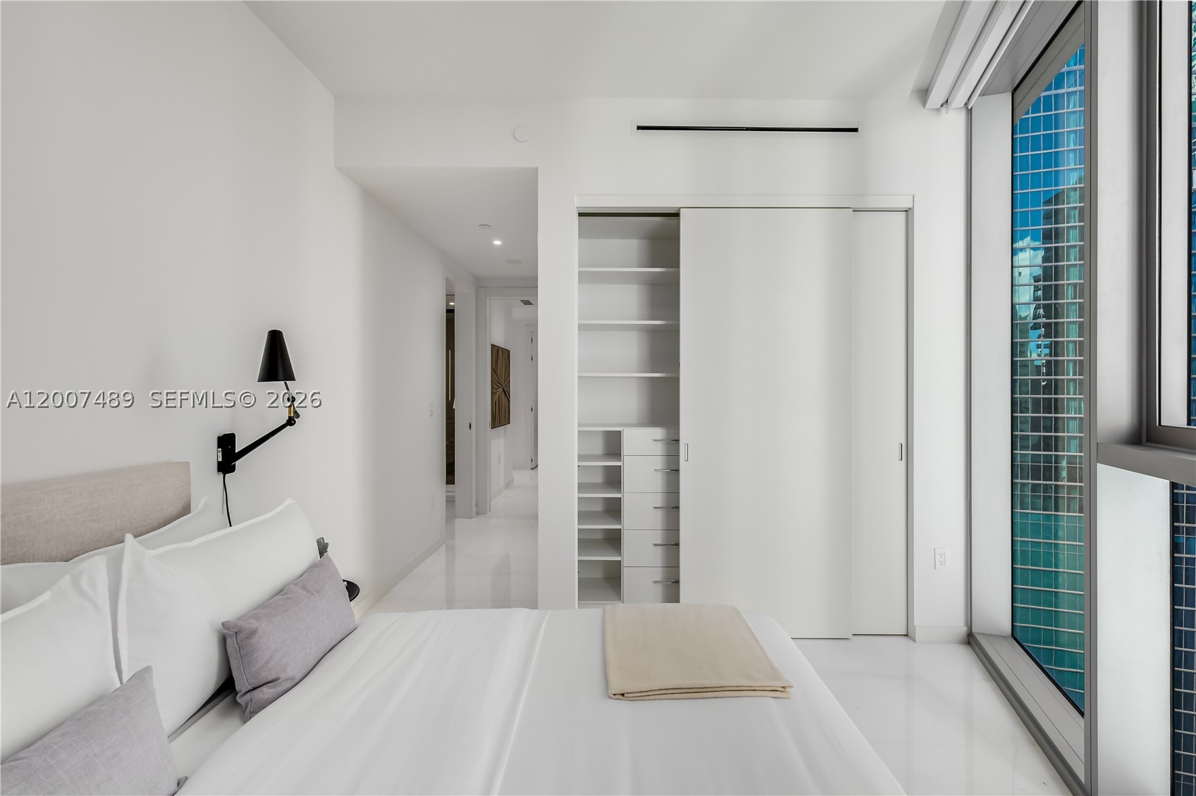 300 Biscayne Blvd Way #2802, Miami FL 33131