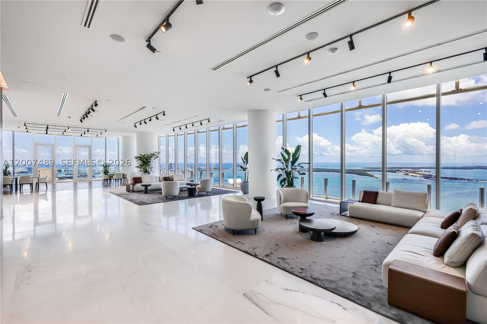 300 Biscayne Blvd Way #2802, Miami FL 33131