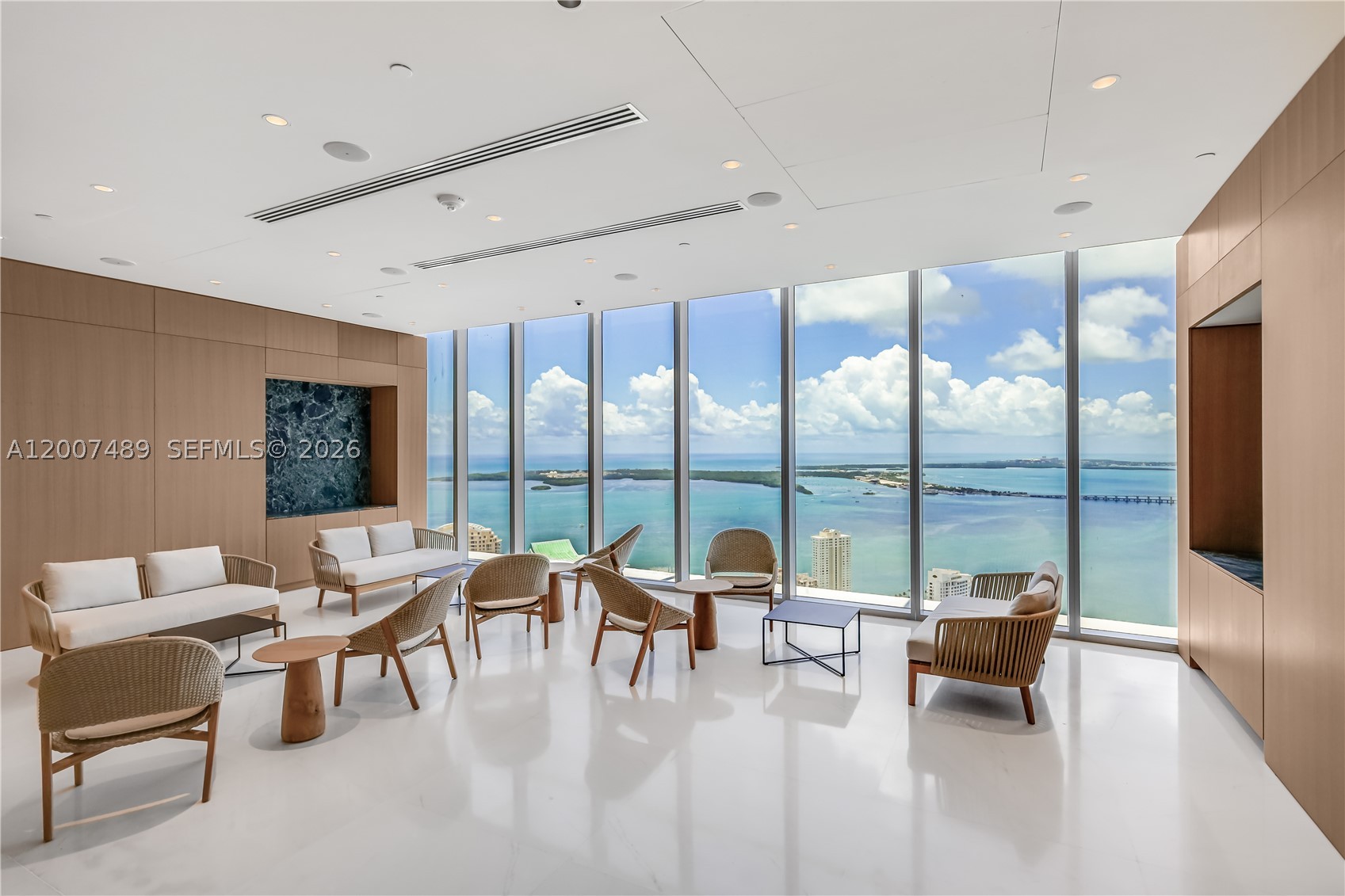 300 Biscayne Blvd Way #2802, Miami FL 33131