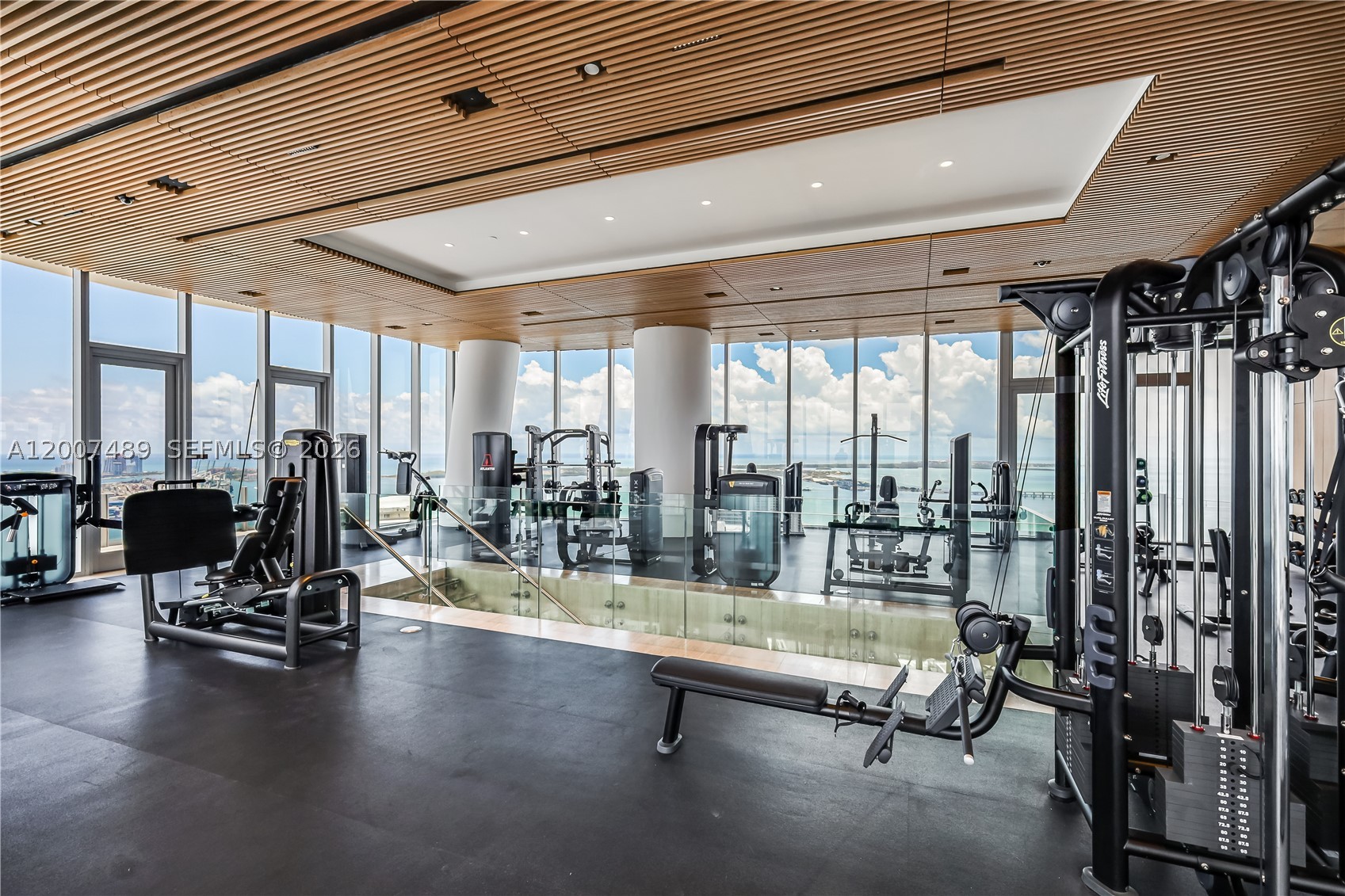 300 Biscayne Blvd Way #2802, Miami FL 33131