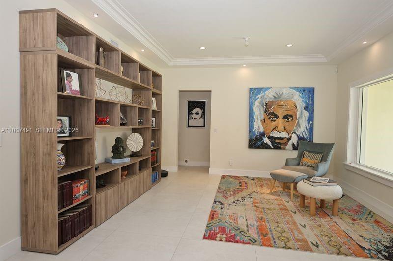 5620 Alton Rd, Miami Beach FL 33140