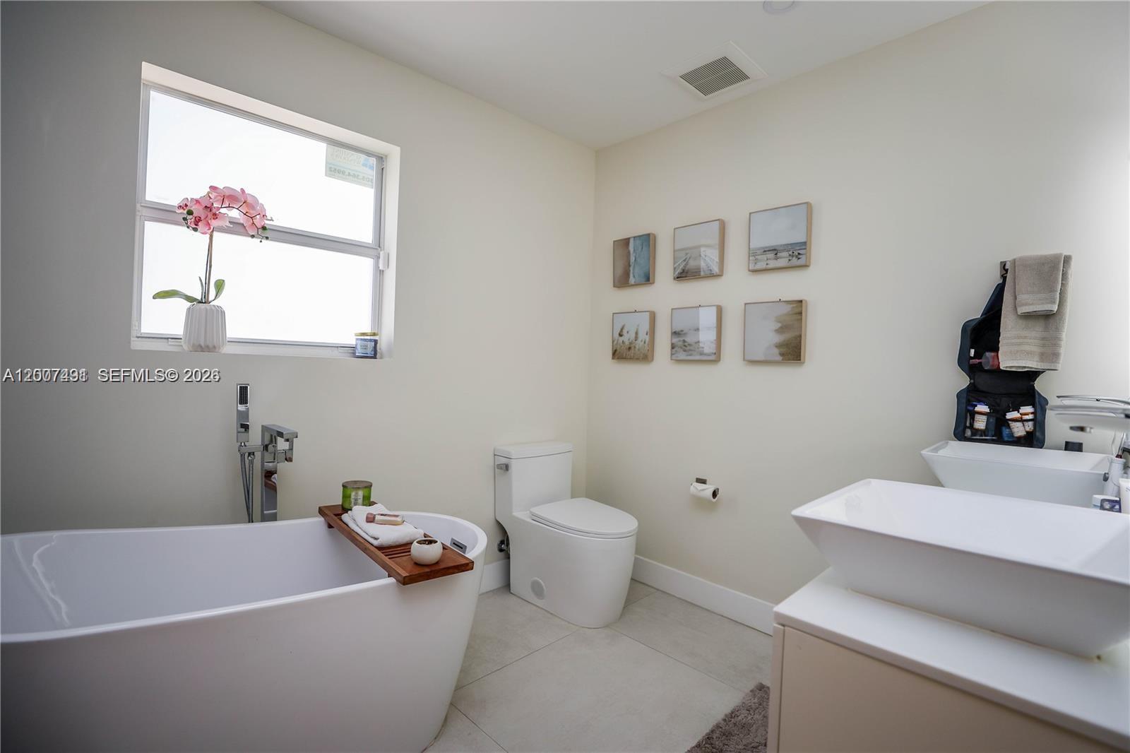 5620 Alton Rd, Miami Beach FL 33140