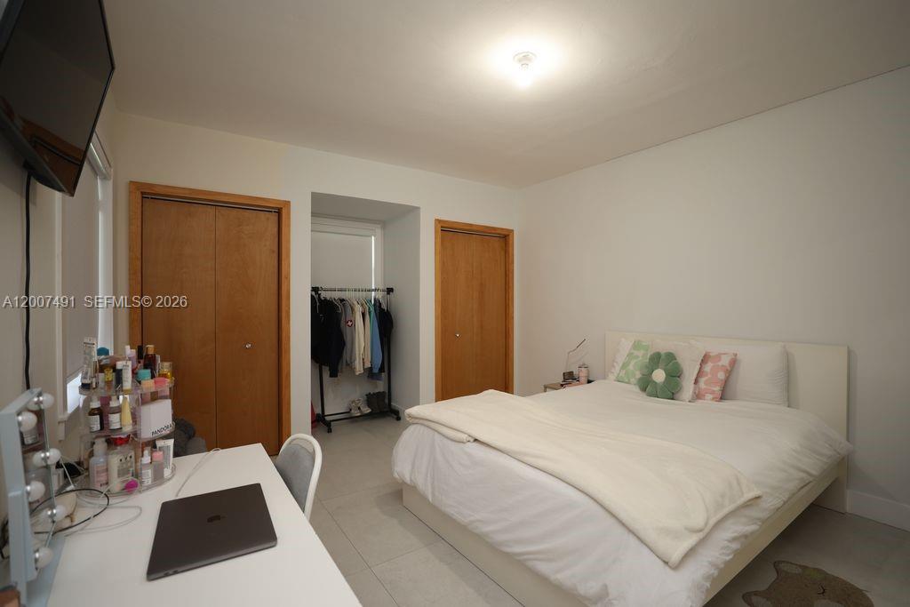 5620 Alton Rd, Miami Beach FL 33140