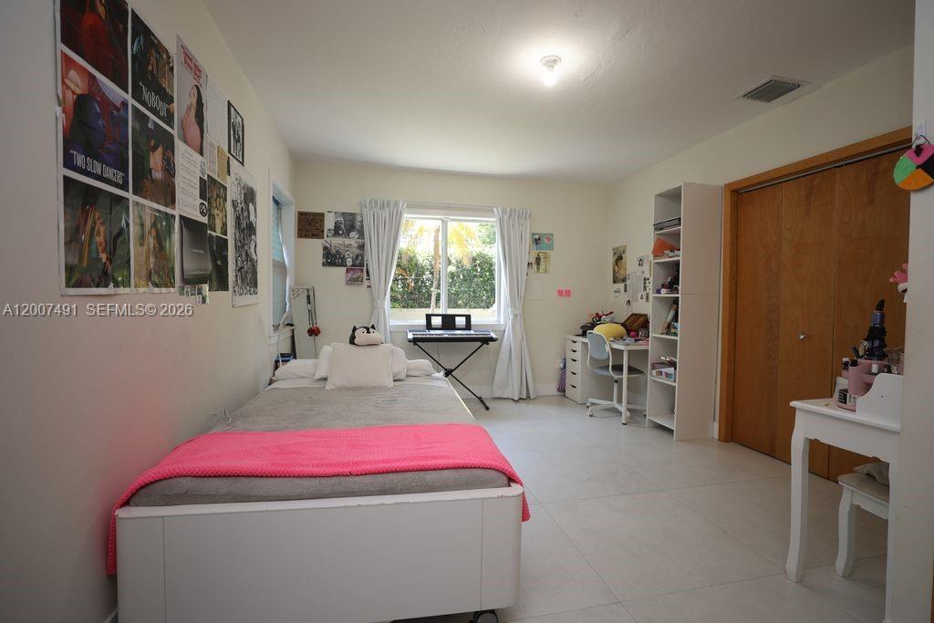 5620 Alton Rd, Miami Beach FL 33140