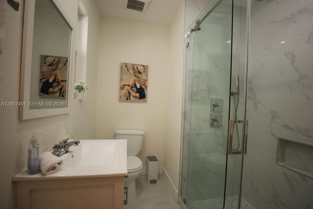 5620 Alton Rd, Miami Beach FL 33140
