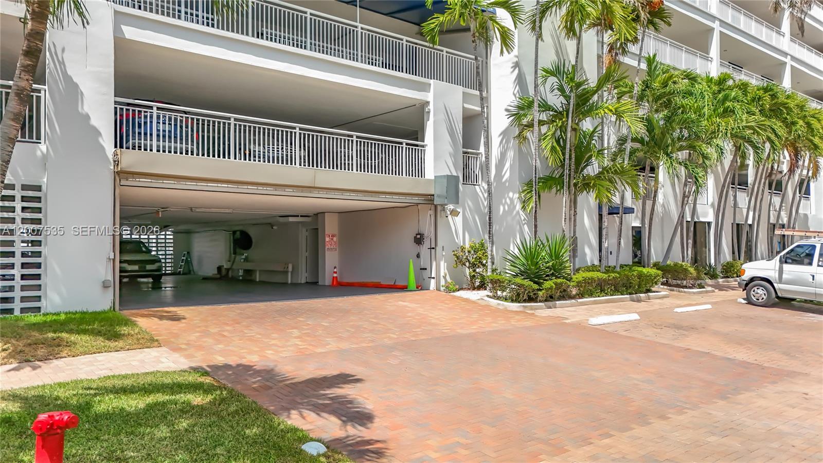 3100 NE 48th St #507, Fort Lauderdale FL 33308