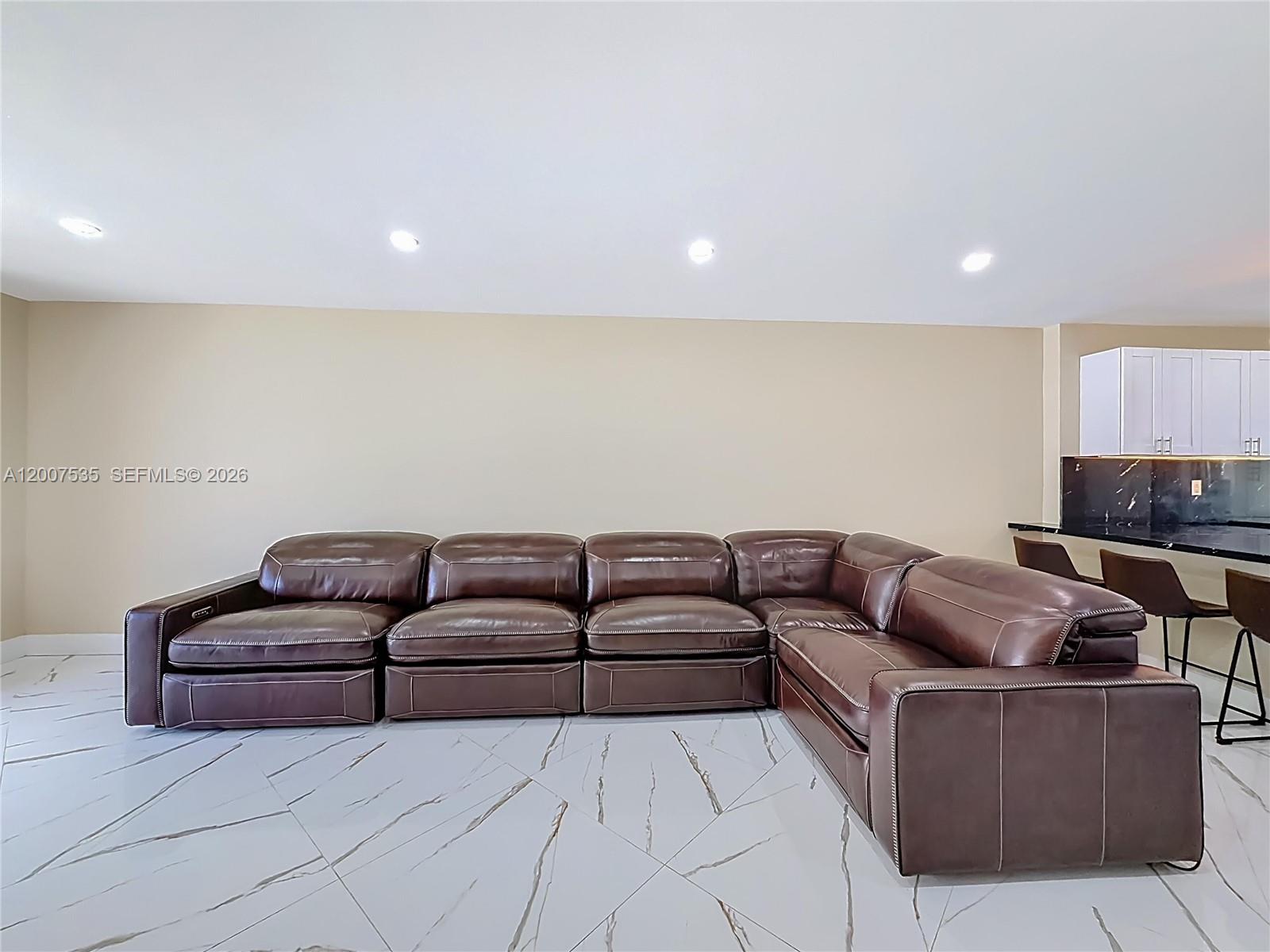 3100 NE 48th St #507, Fort Lauderdale FL 33308