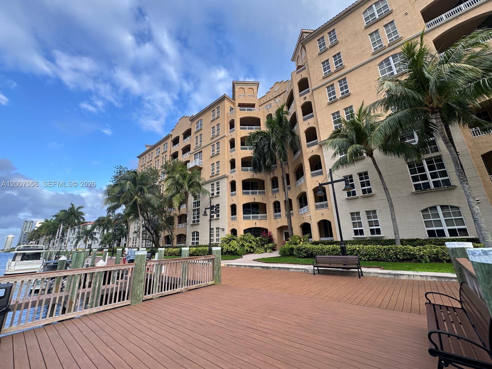 3001 NE 185th St #225, Aventura FL 33180