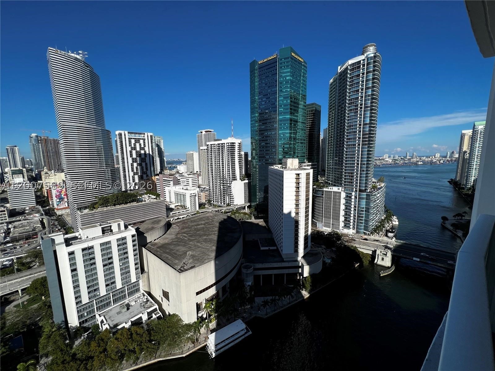 31 SE 5th St #3002, Miami FL 33131