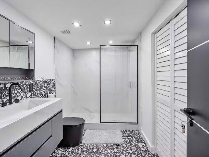 545 NW 52nd St, Miami FL 33127