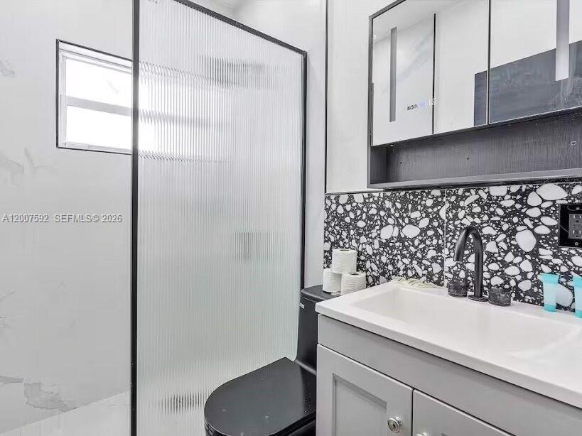 545 NW 52nd St, Miami FL 33127