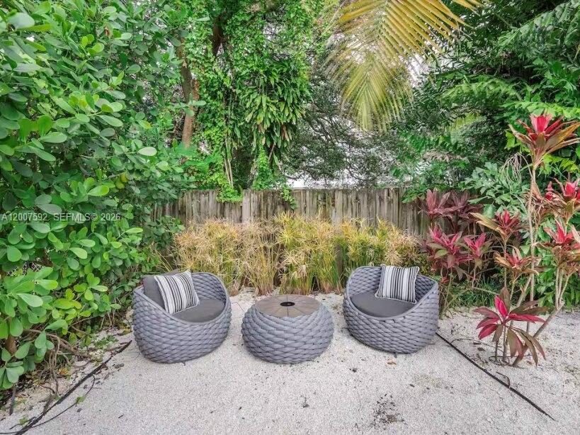545 NW 52nd St, Miami FL 33127