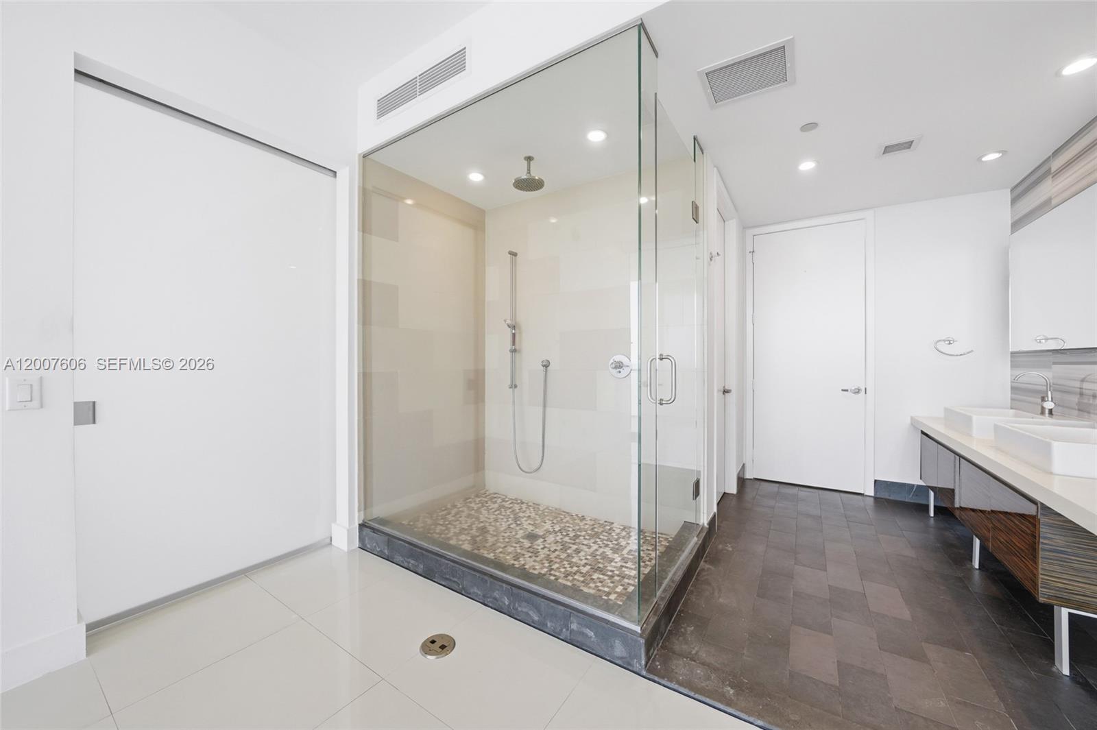 1100 Biscayne Blvd #4402, Miami FL 33132