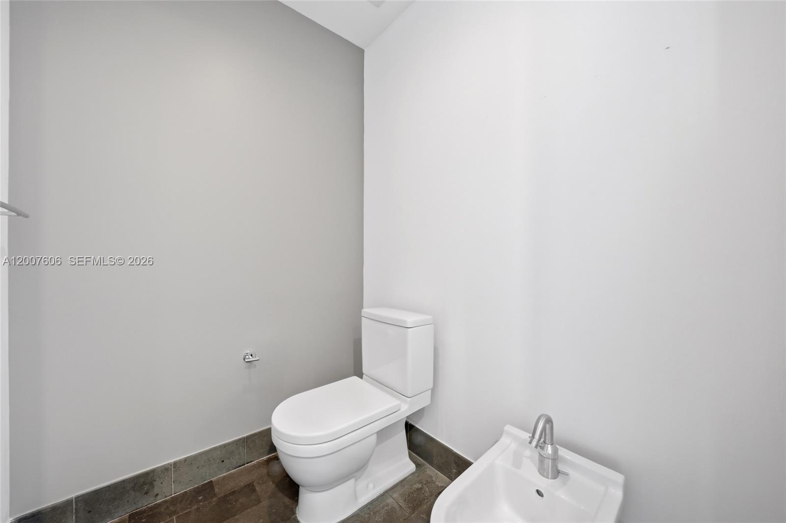 1100 Biscayne Blvd #4402, Miami FL 33132