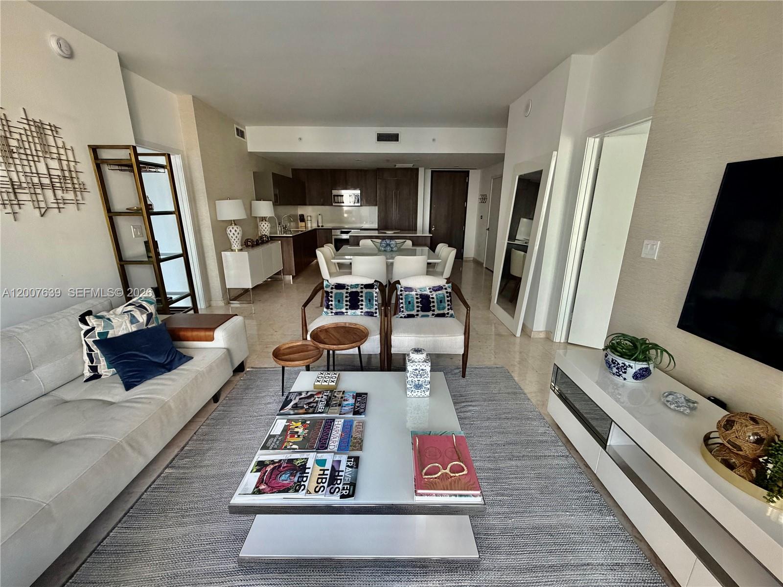 88 SW 7th St #1109, Miami FL 33130
